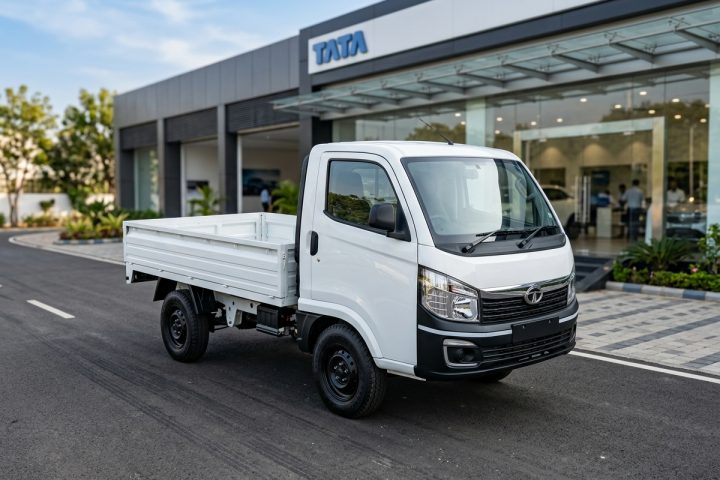 TATA Intra V10 Pickup